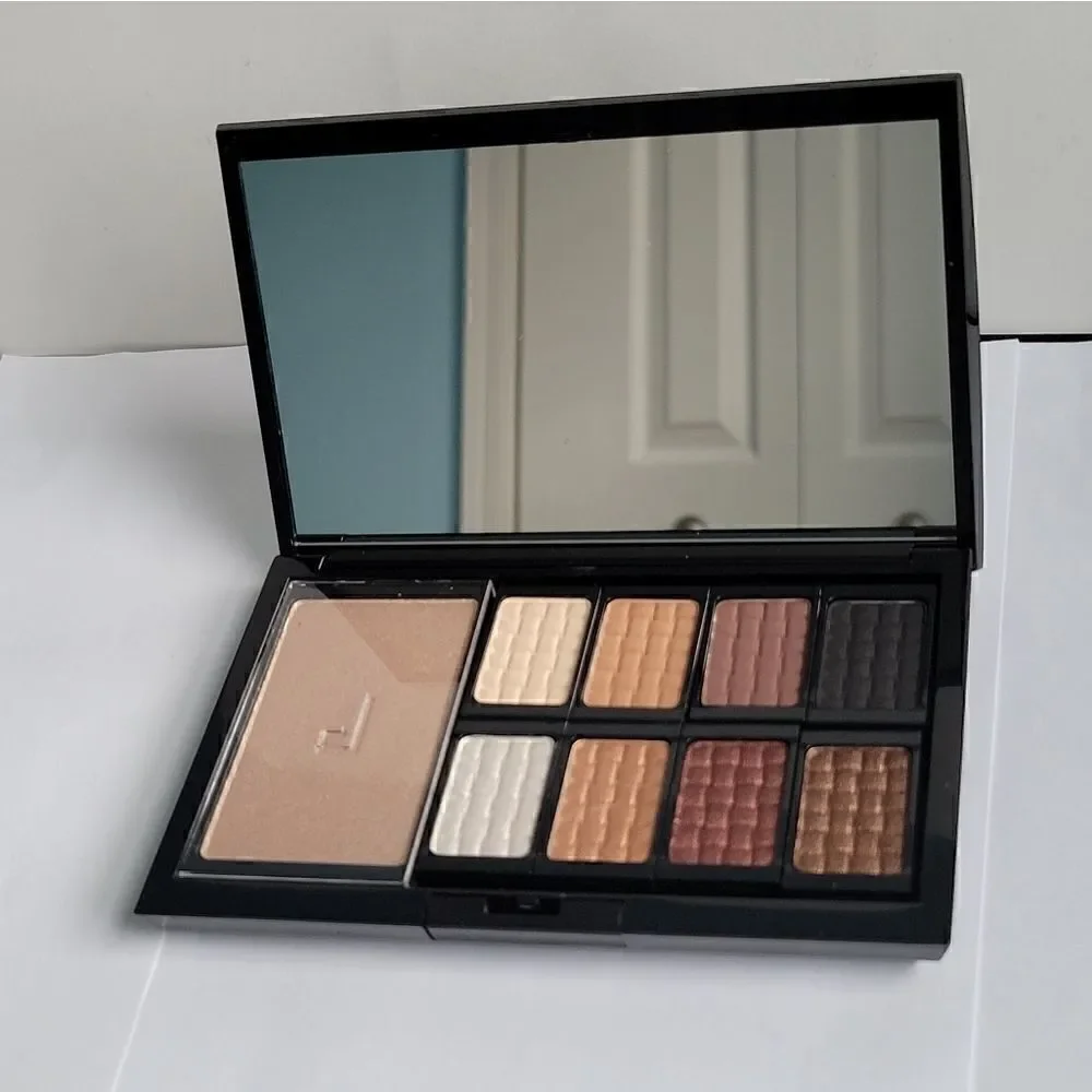 Doucce Freematic Eyeshadow Pro Palette